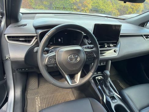 Used 2025 Toyota Corolla Cross AWD Hybrid image 31