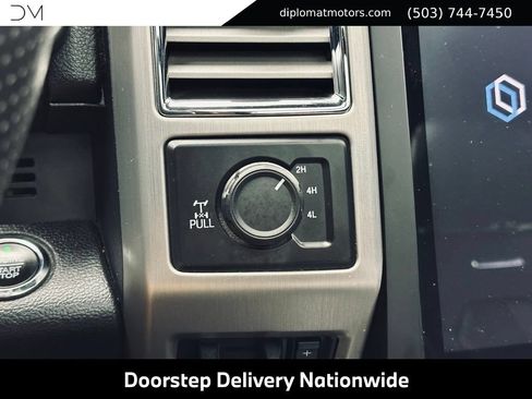 Used 2017 Ford F250 Platinum w/ Platinum Ultimate Package AWD/4WD image 43