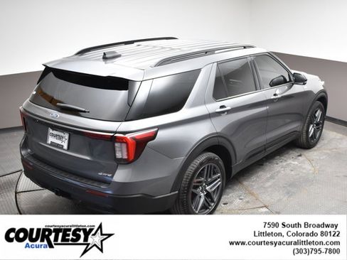 Used 2025 Ford Explorer ST-Line w/ Premium Package image 38