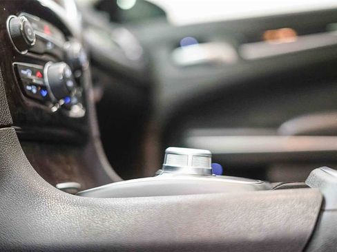 Used 2019 Chrysler 300 Limited image 20