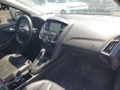 Used 2016 Ford Focus Titanium FWD image 28