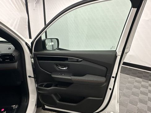 New 2025 Honda Pilot Sport image 16