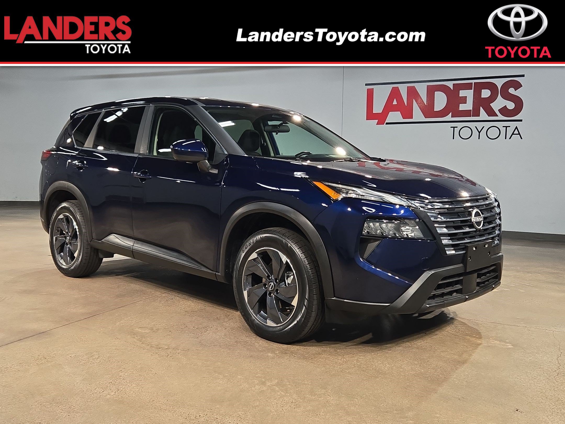 Used 2025 Nissan Rogue SV AWD/4WD image 1