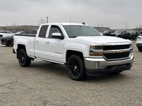 Used 2018 Chevrolet Silverado 1500 LT w/ All Star Edition image 8