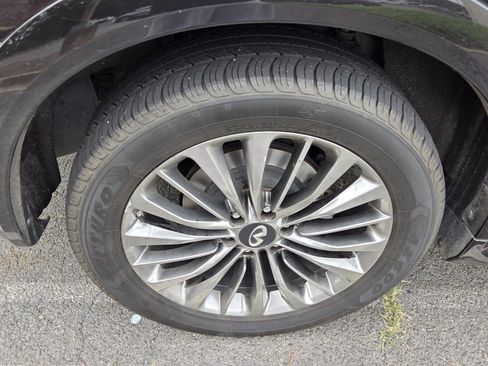 Used 2019 INFINITI QX80 Luxe w/ 22" Wheel Package RWD image 6