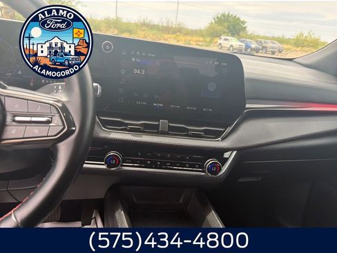 Used 2025 Chevrolet Equinox RS AWD/4WD image 17