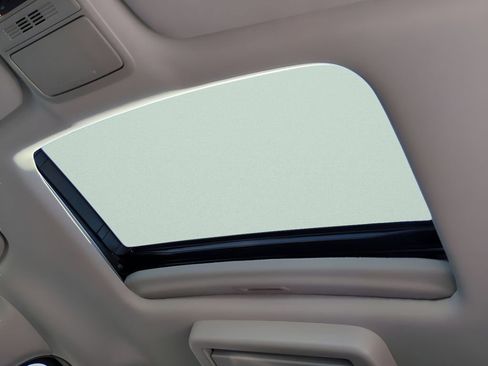 Used 2025 Honda Odyssey Touring image 21