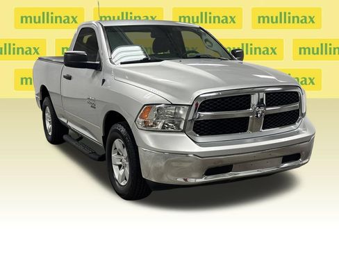 Used 2019 RAM 1500 Tradesman w/ Chrome Appearance Group RWD image 2