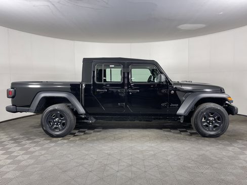 Used 2024 Jeep Gladiator Sport image 5
