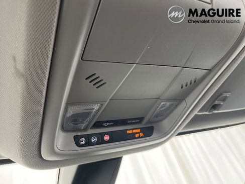 Used 2023 GMC Acadia SLE w/ Driver Convenience Package image 16