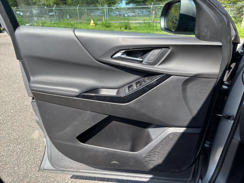 Used 2025 Chevrolet Equinox LT FWD image 18