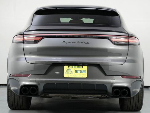Used 2022 Porsche Cayenne Turbo S image 11