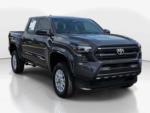 Used 2025 Toyota Tacoma SR5 AWD/4WD image 3