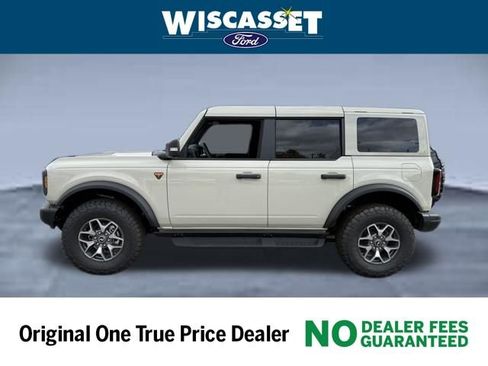 New 2025 Ford Bronco Badlands image 2