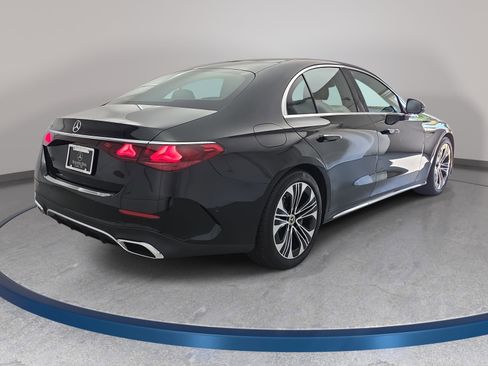 Used 2026 Mercedes-Benz E 350 Sedan image 5