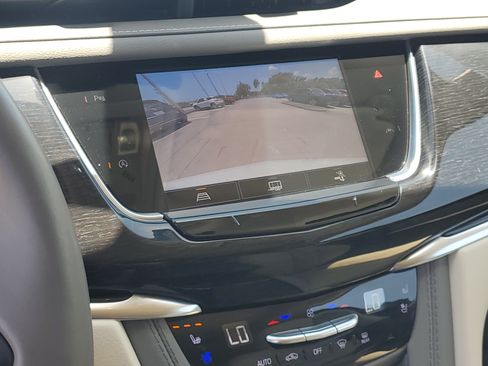 Used 2024 Cadillac XT6 Premium Luxury FWD image 31