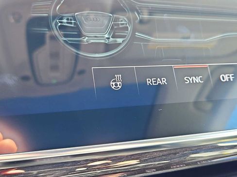 Certified 2025 Audi Q8 Premium AWD/4WD image 28