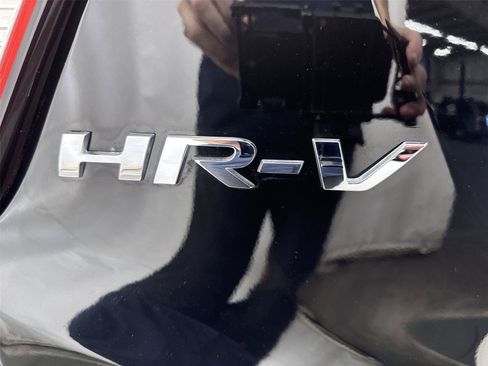 Used 2021 Honda HR-V Sport image 18