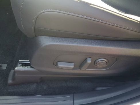 New 2026 Kia Carnival EX image 9