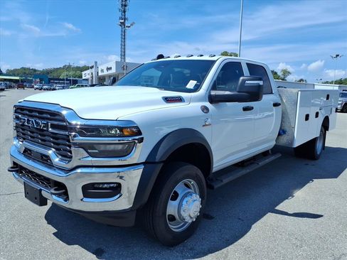 New 2026 RAM 4500 Tradesman w/ Chrome Appearance Group AWD/4WD image 8