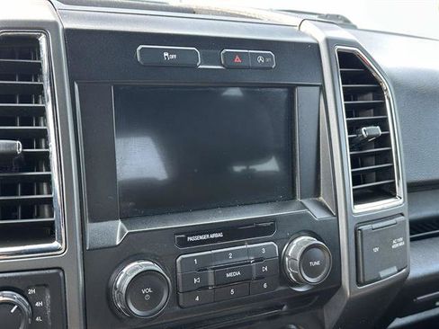 Used 2017 Ford F150 XLT w/ Equipment Group 302A Luxury AWD/4WD image 19