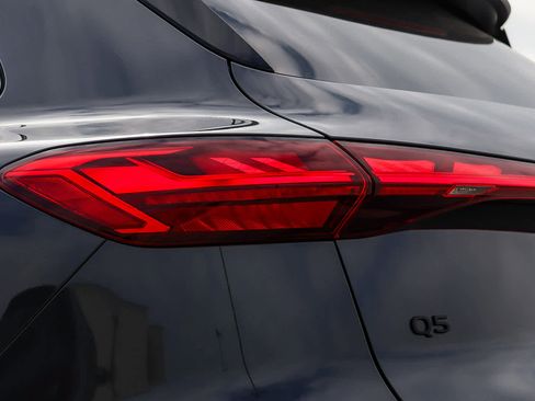 New 2025 Audi Q5 Prestige image 12