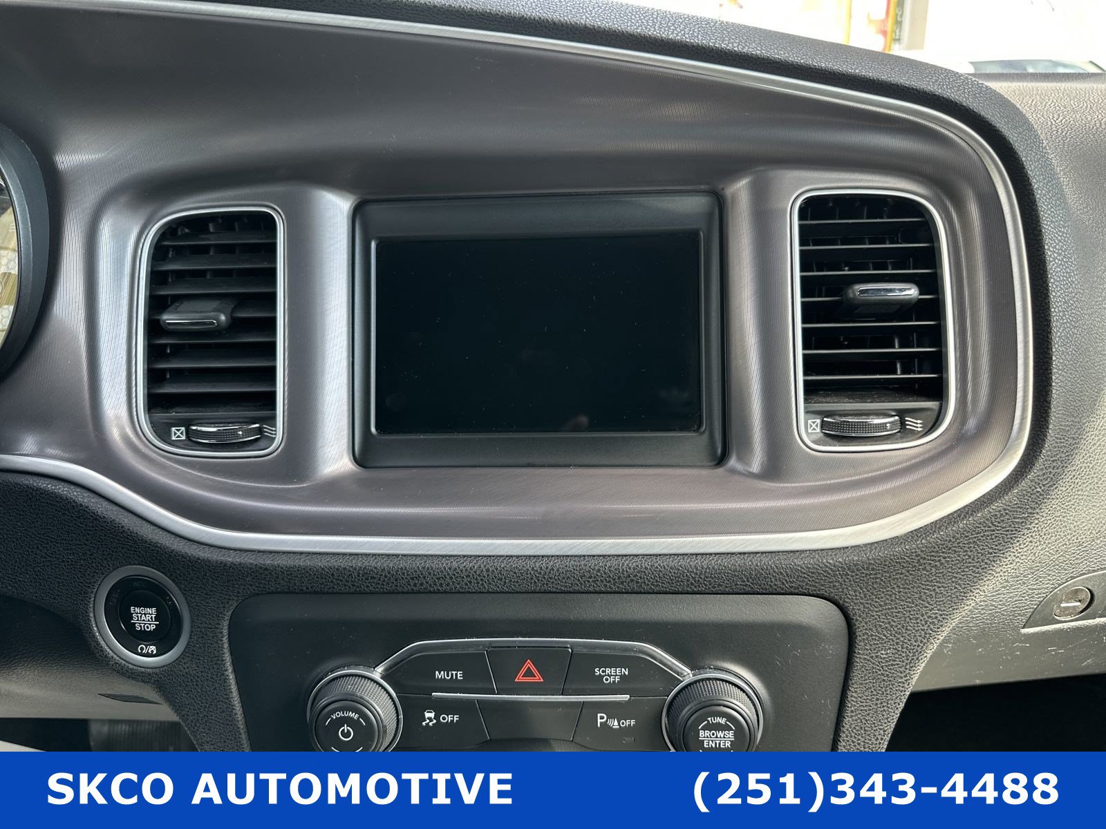 Used 2022 Dodge Charger SXT RWD image 17