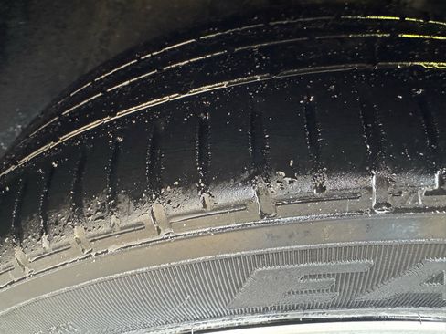 Used 2010 Pontiac Vibe image 11