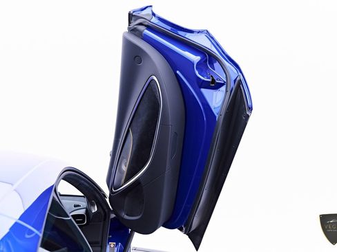 Used 2025 McLaren Artura RWD image 44