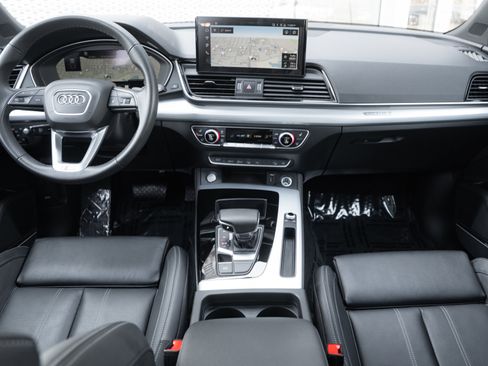 Certified 2025 Audi Q5 Prestige image 8
