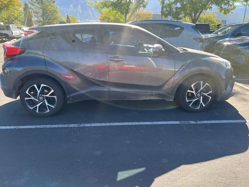 Used 2018 Toyota C-HR XLE FWD image 7