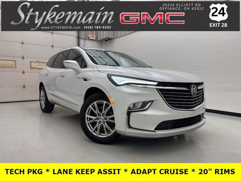 Used 2023 Buick Enclave Essence w/ Experience Buick Package image 1