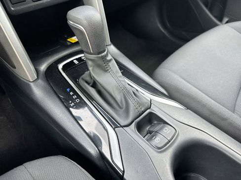 Used 2023 Toyota Corolla Cross LE image 30