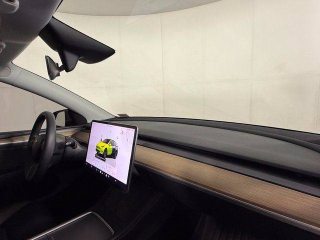 Used 2024 Tesla Model Y Long Range RWD image 30