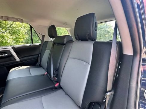 Used 2022 Toyota 4Runner SR5 Premium w/ Moonroof Package AWD/4WD image 11