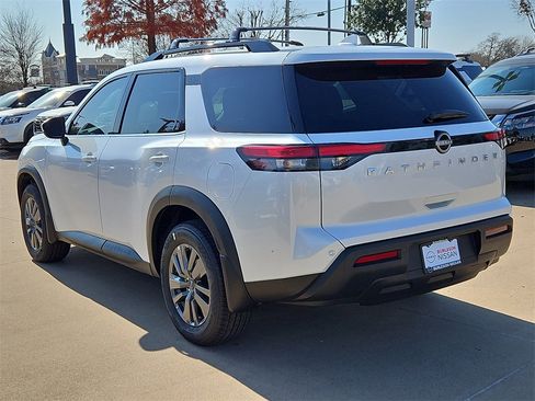 New 2025 Nissan Pathfinder SV image 2