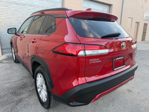 Used 2024 Toyota Corolla Cross LE image 7