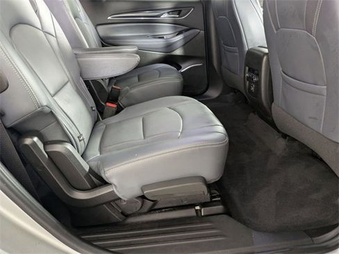 Used 2018 Buick Enclave Essence image 30