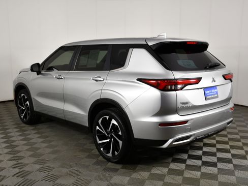 Used 2024 Mitsubishi Outlander SE AWD/4WD image 8