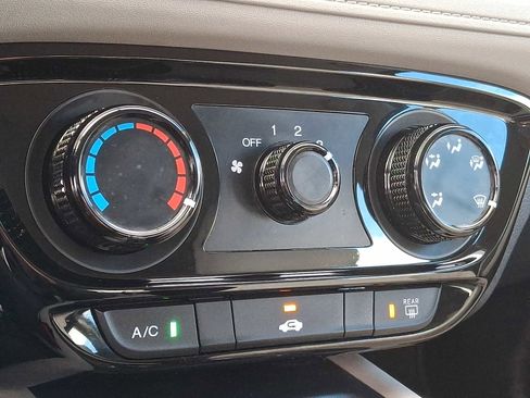 Used 2019 Honda HR-V LX image 16