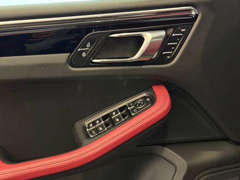 Certified 2026 Porsche Macan AWD/4WD image 14