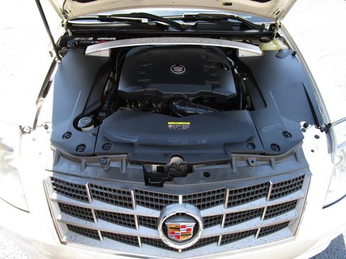 Used 2011 Cadillac STS image 32