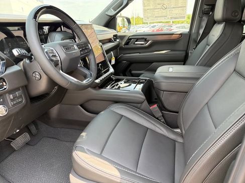 New 2026 GMC Yukon Denali w/ Denali Reserve Package AWD/4WD image 16