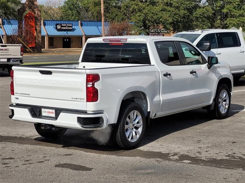 Used 2022 Chevrolet Silverado 1500 Custom image 4