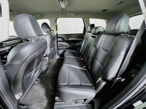 Used 2023 Kia Telluride LX AWD/4WD image 23