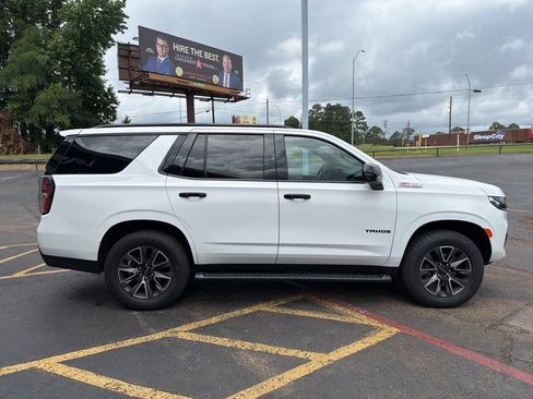 Used 2024 Chevrolet Tahoe Z71 w/ Luxury Package AWD/4WD image 5