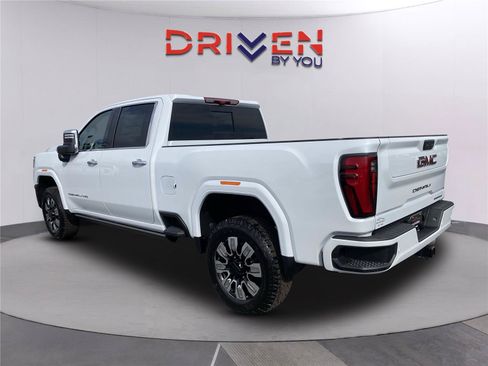 New 2026 GMC Sierra 2500 Denali w/ Denali Reserve Package AWD/4WD image 6