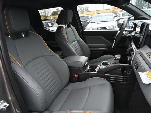 Used 2025 Toyota Tacoma Trailhunter Hybrid image 19