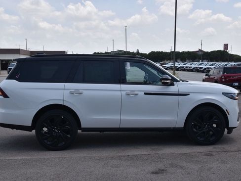 New 2027 Lincoln Navigator Black Label AWD/4WD image 5