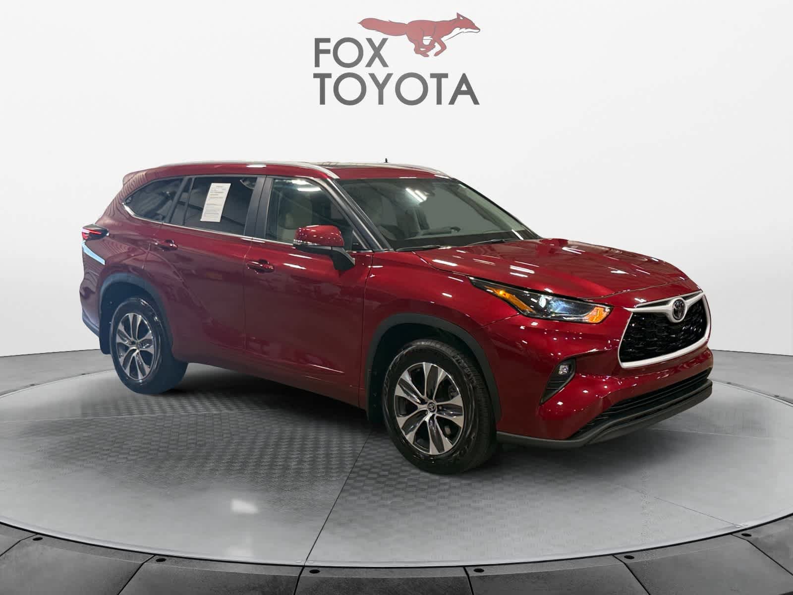 Used 2025 Toyota Highlander XLE AWD/4WD image 8